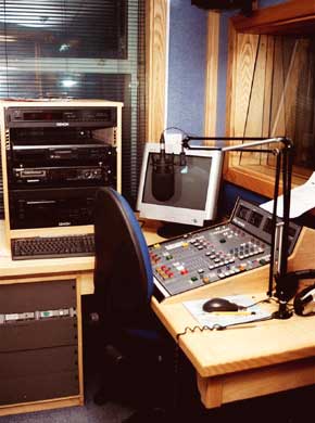 TLR, news studio
