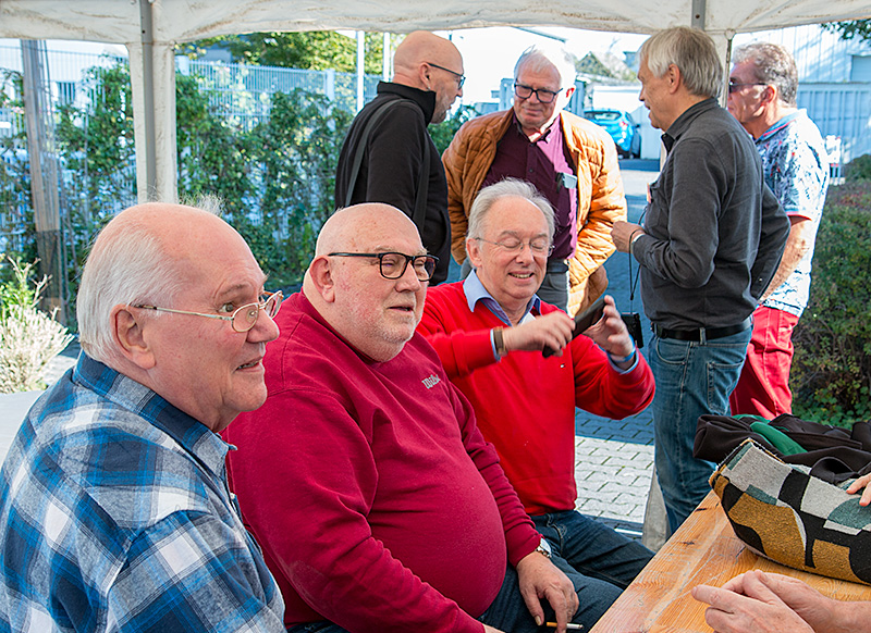 Bob Noakes, Dennis King, Martin van der Ven, dahinter/behind: Peter Hartwig, Frank Leonhardt, Christof Ueberschaar, Wolfram Bender